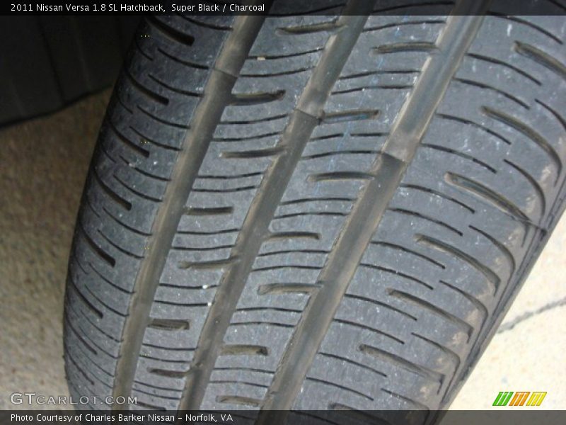 Super Black / Charcoal 2011 Nissan Versa 1.8 SL Hatchback