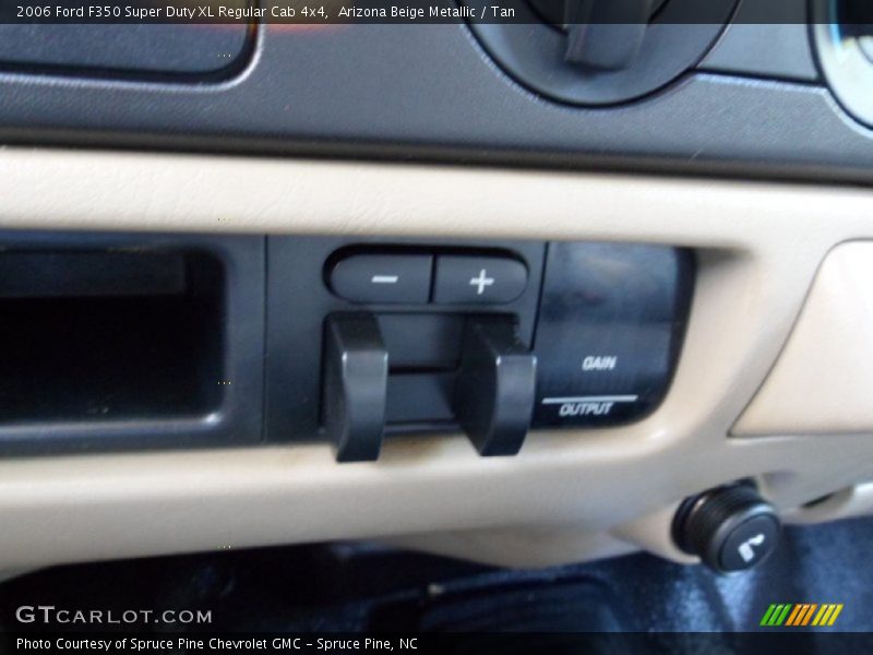 Arizona Beige Metallic / Tan 2006 Ford F350 Super Duty XL Regular Cab 4x4