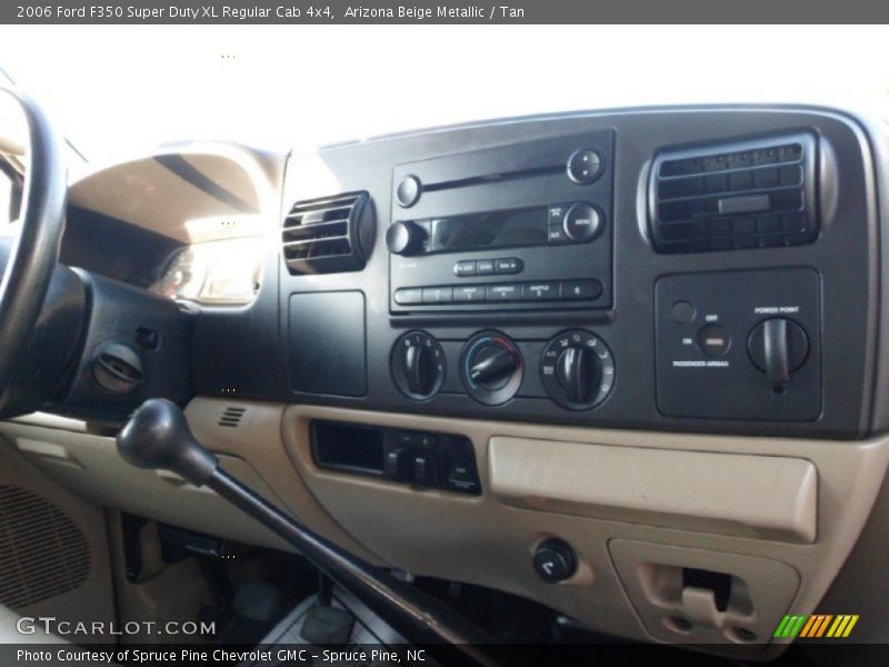 Arizona Beige Metallic / Tan 2006 Ford F350 Super Duty XL Regular Cab 4x4