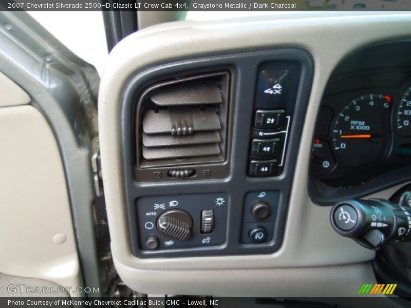 Graystone Metallic / Dark Charcoal 2007 Chevrolet Silverado 2500HD Classic LT Crew Cab 4x4