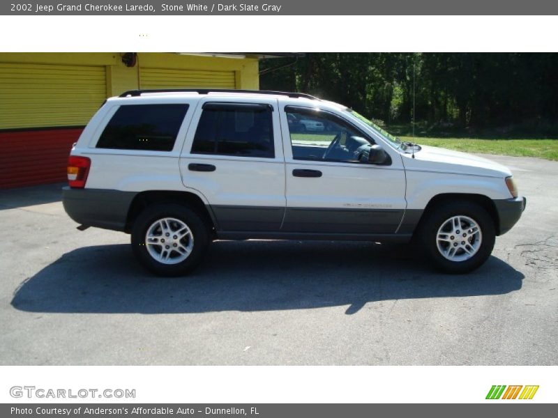 Stone White / Dark Slate Gray 2002 Jeep Grand Cherokee Laredo