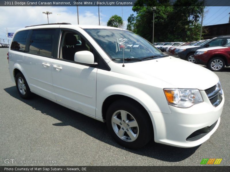 Stone White / Black/Light Graystone 2011 Dodge Grand Caravan Mainstreet