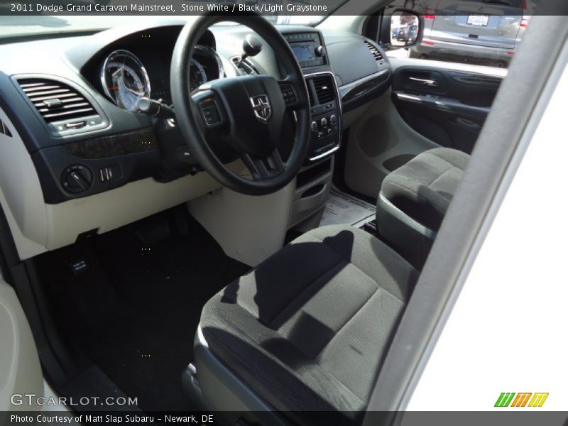Stone White / Black/Light Graystone 2011 Dodge Grand Caravan Mainstreet