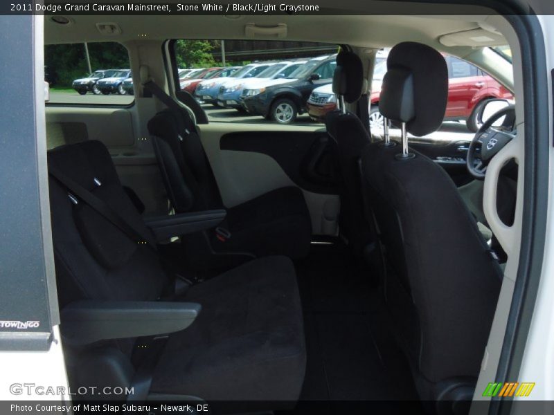 Stone White / Black/Light Graystone 2011 Dodge Grand Caravan Mainstreet