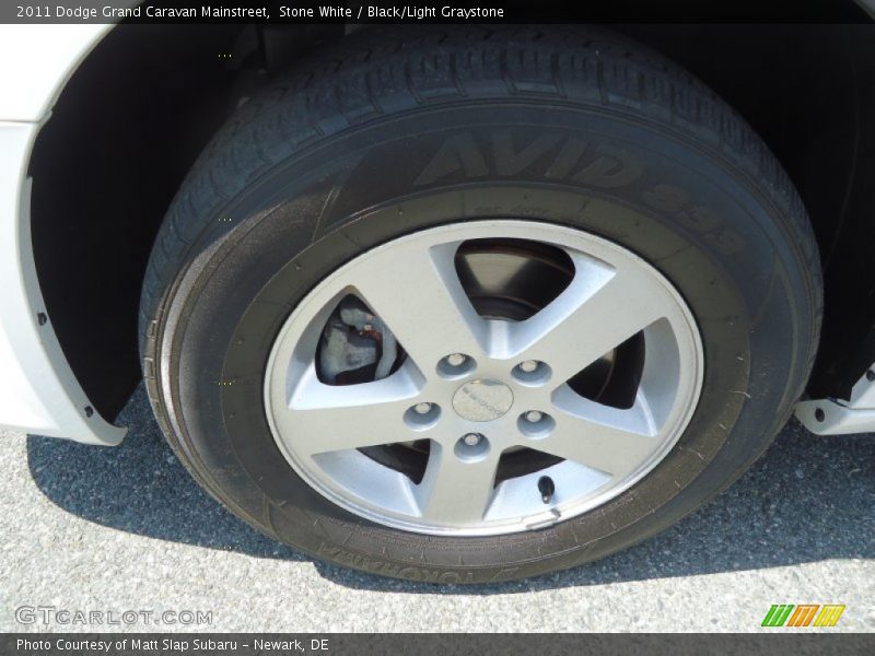 Stone White / Black/Light Graystone 2011 Dodge Grand Caravan Mainstreet