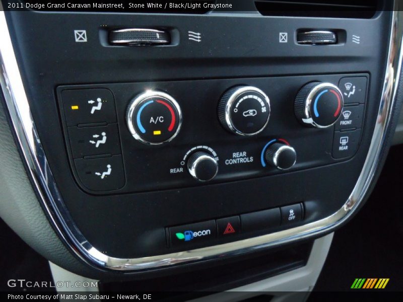 Stone White / Black/Light Graystone 2011 Dodge Grand Caravan Mainstreet