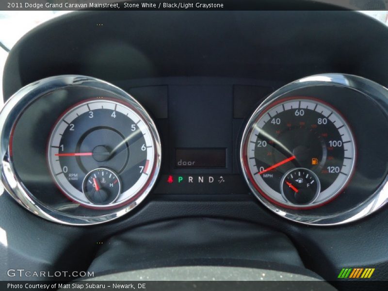 Stone White / Black/Light Graystone 2011 Dodge Grand Caravan Mainstreet