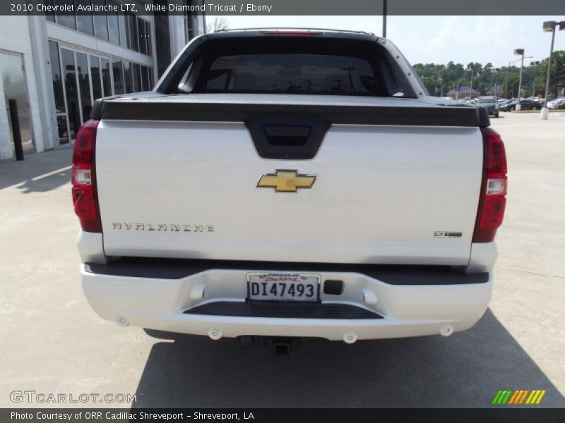 White Diamond Tricoat / Ebony 2010 Chevrolet Avalanche LTZ