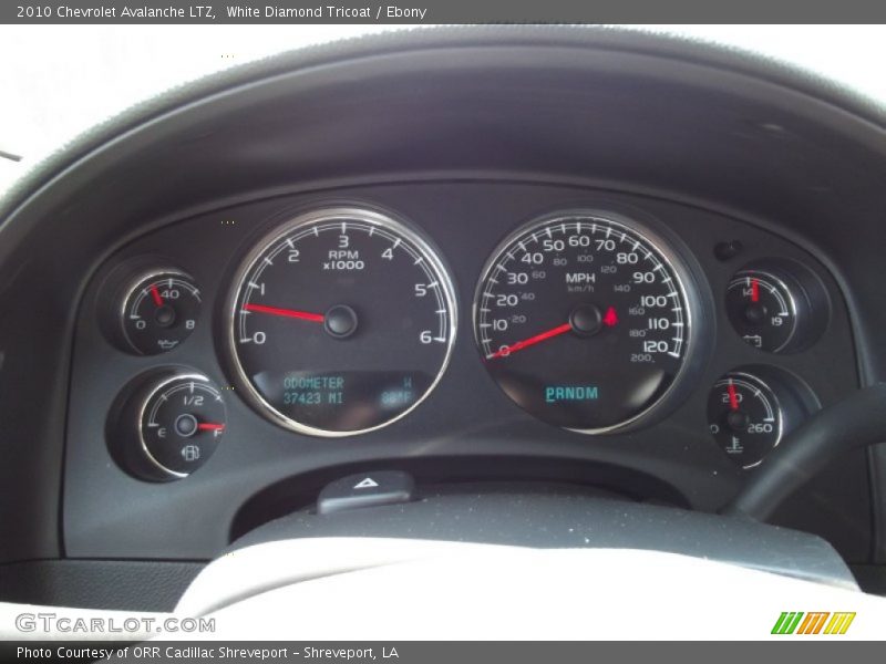 White Diamond Tricoat / Ebony 2010 Chevrolet Avalanche LTZ