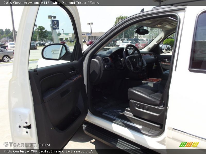 White Diamond Tricoat / Ebony 2010 Chevrolet Avalanche LTZ