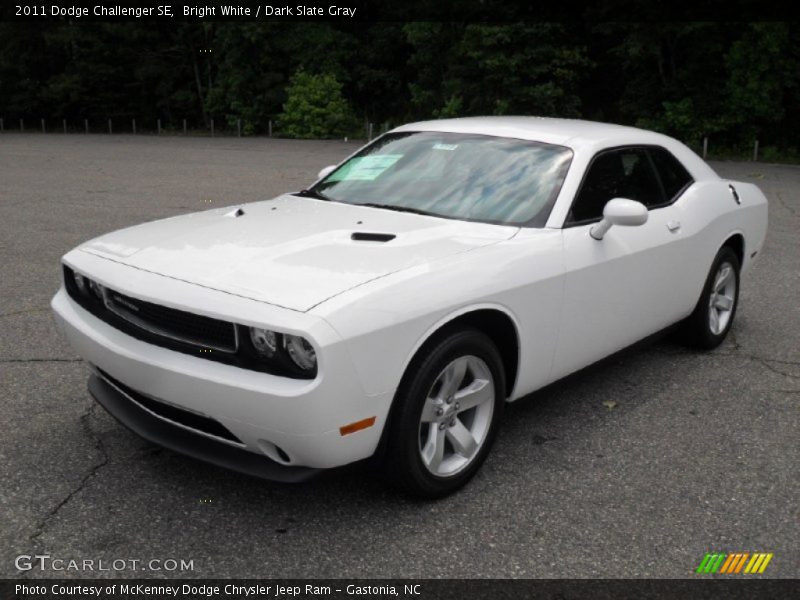 Bright White / Dark Slate Gray 2011 Dodge Challenger SE