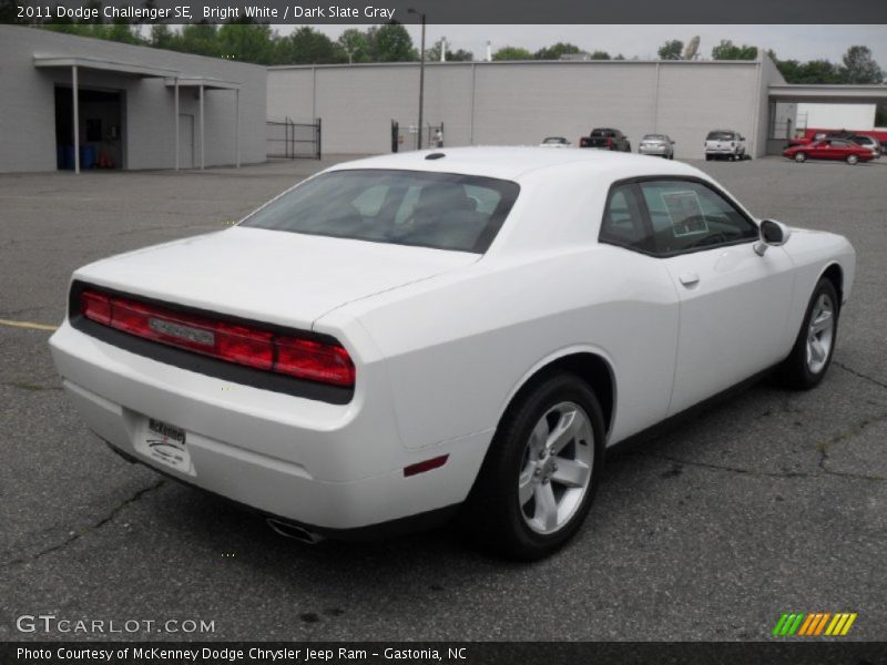 Bright White / Dark Slate Gray 2011 Dodge Challenger SE