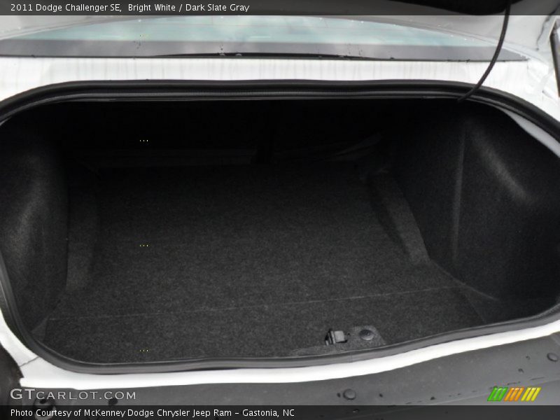 Bright White / Dark Slate Gray 2011 Dodge Challenger SE