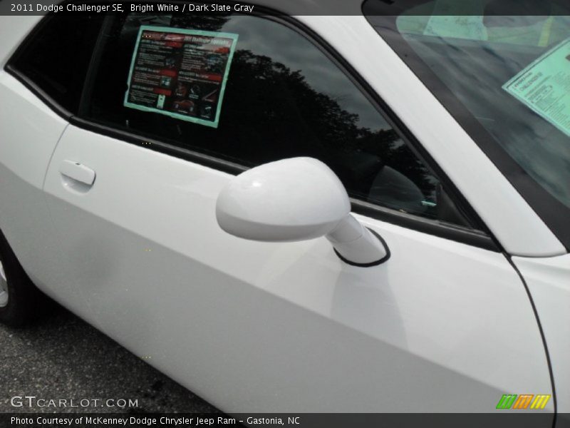 Bright White / Dark Slate Gray 2011 Dodge Challenger SE