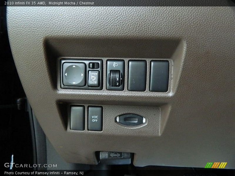 Controls of 2010 FX 35 AWD