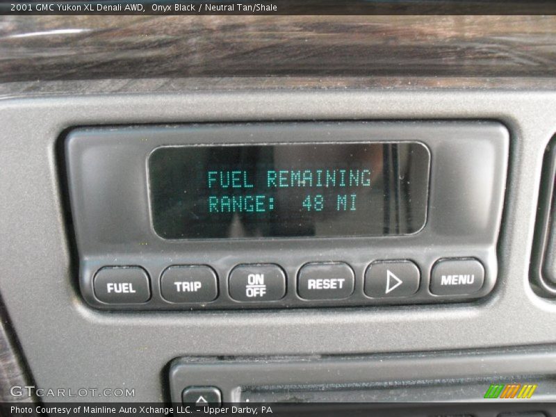 Controls of 2001 Yukon XL Denali AWD