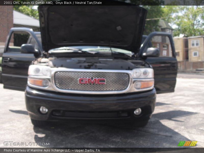 Onyx Black / Neutral Tan/Shale 2001 GMC Yukon XL Denali AWD
