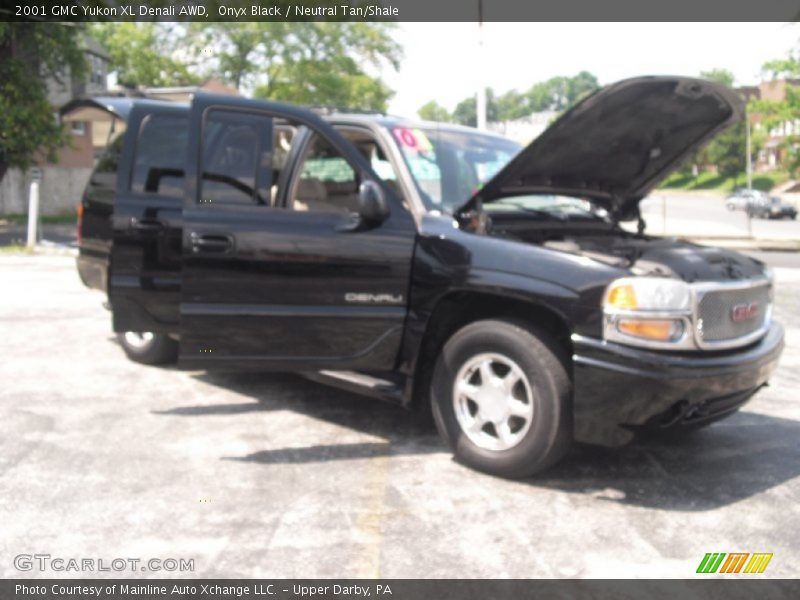 Onyx Black / Neutral Tan/Shale 2001 GMC Yukon XL Denali AWD