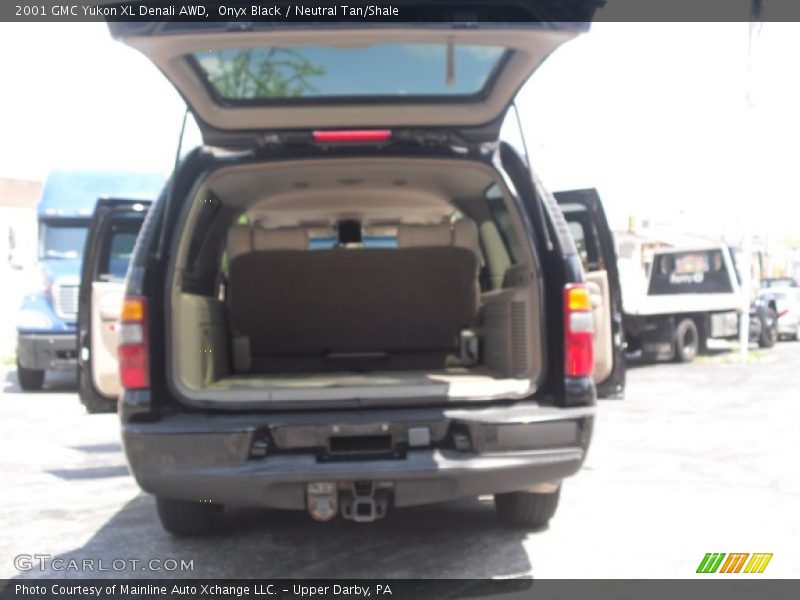 Onyx Black / Neutral Tan/Shale 2001 GMC Yukon XL Denali AWD