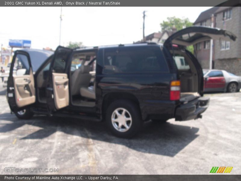 Onyx Black / Neutral Tan/Shale 2001 GMC Yukon XL Denali AWD