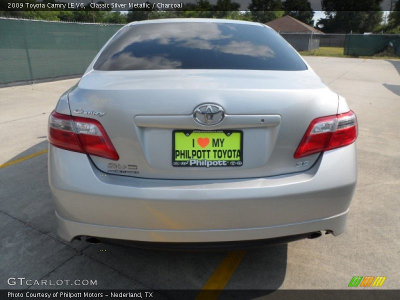 Classic Silver Metallic / Charcoal 2009 Toyota Camry LE V6