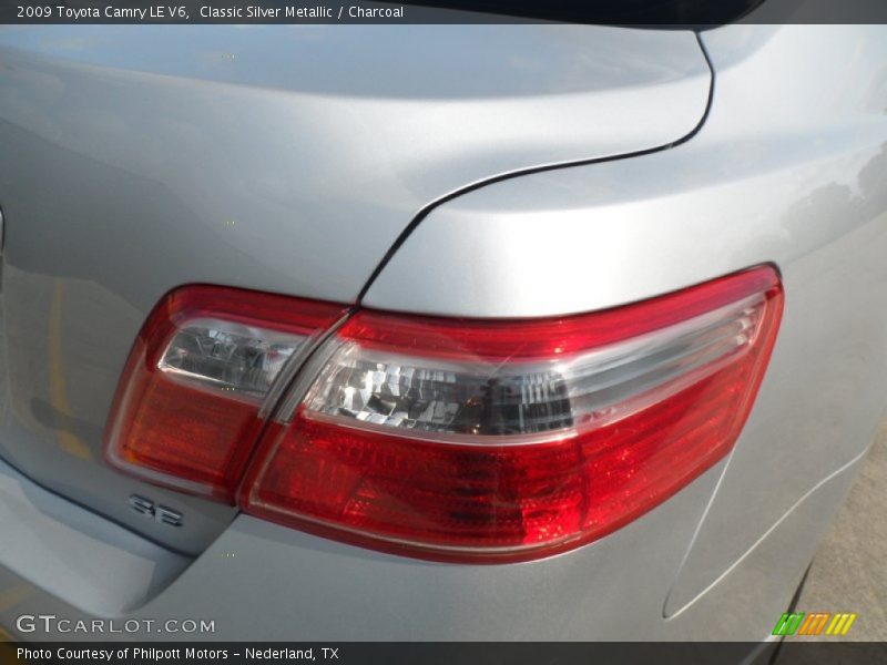 Classic Silver Metallic / Charcoal 2009 Toyota Camry LE V6