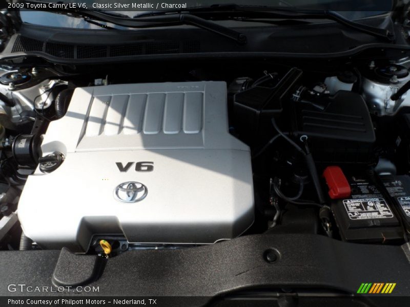 Classic Silver Metallic / Charcoal 2009 Toyota Camry LE V6