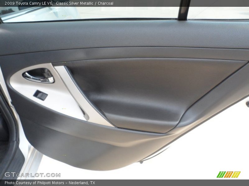 Classic Silver Metallic / Charcoal 2009 Toyota Camry LE V6