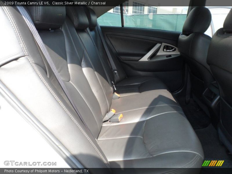 Classic Silver Metallic / Charcoal 2009 Toyota Camry LE V6