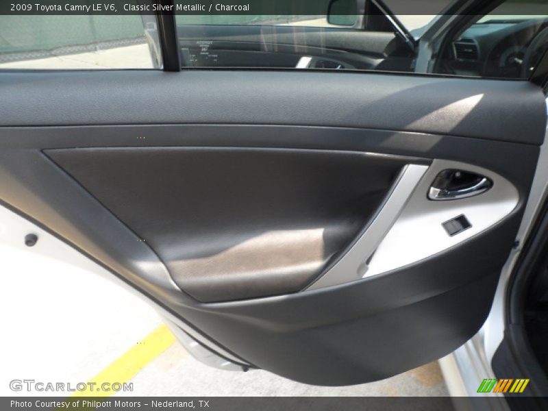 Classic Silver Metallic / Charcoal 2009 Toyota Camry LE V6