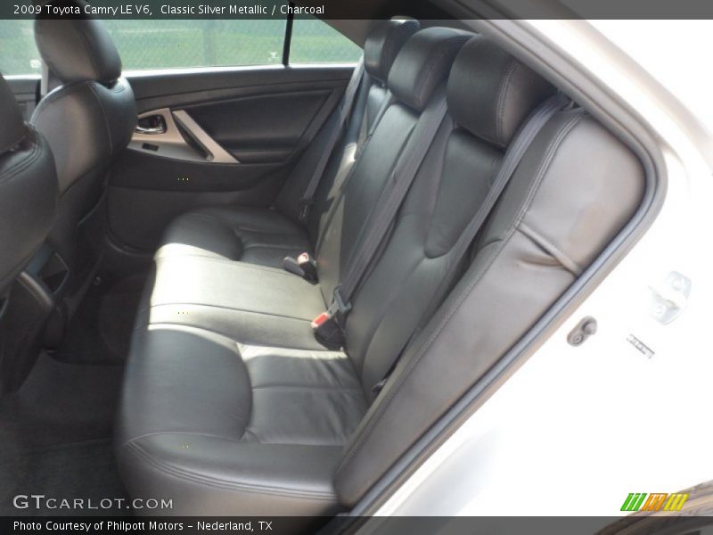 Classic Silver Metallic / Charcoal 2009 Toyota Camry LE V6
