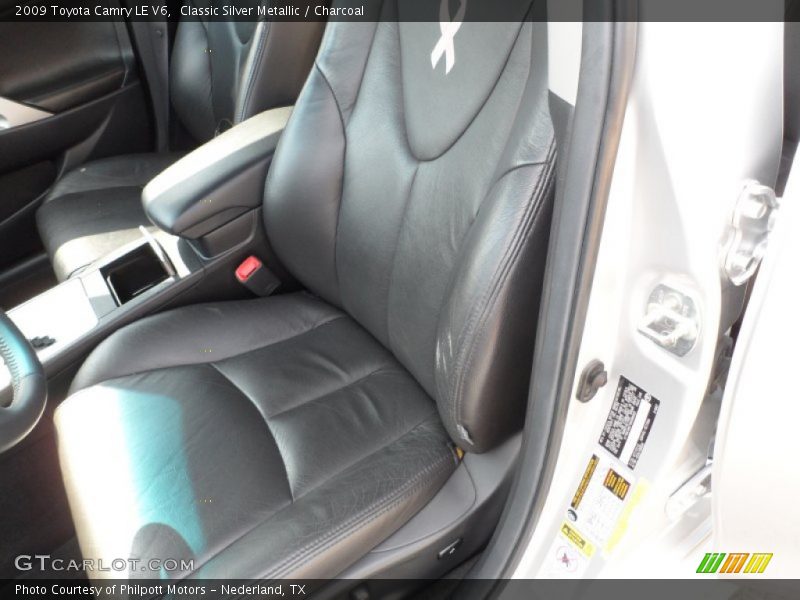 Classic Silver Metallic / Charcoal 2009 Toyota Camry LE V6