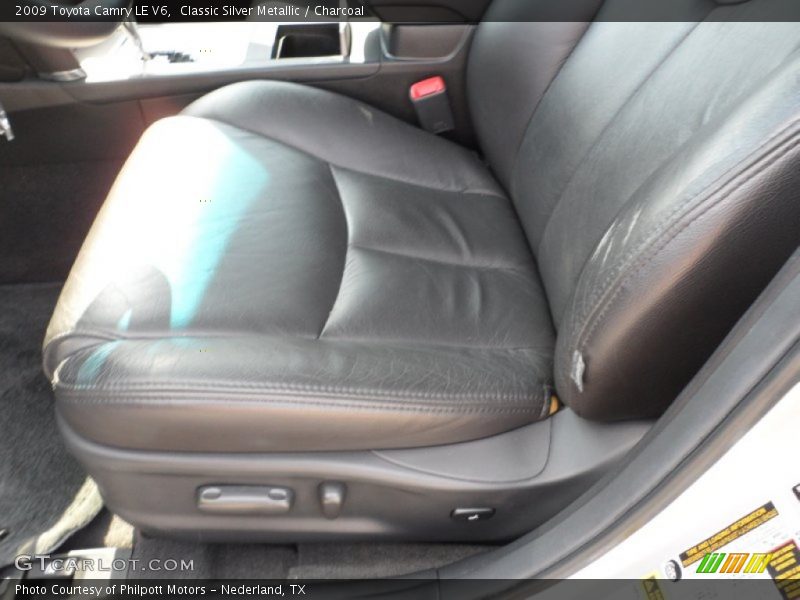 Classic Silver Metallic / Charcoal 2009 Toyota Camry LE V6