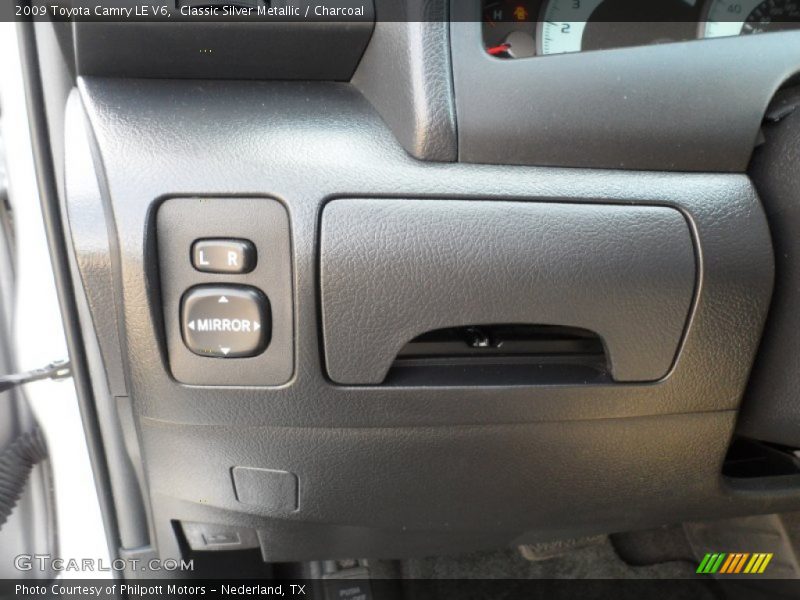 Classic Silver Metallic / Charcoal 2009 Toyota Camry LE V6