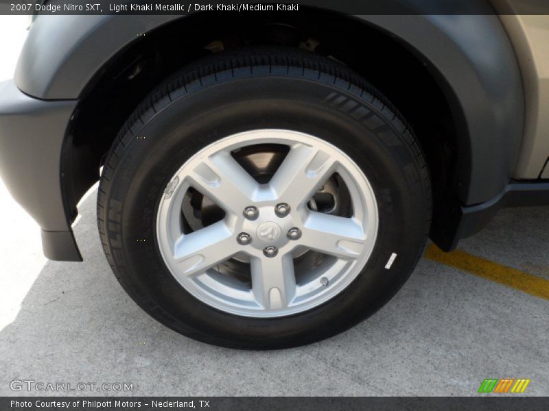 Light Khaki Metallic / Dark Khaki/Medium Khaki 2007 Dodge Nitro SXT