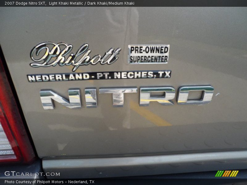 Light Khaki Metallic / Dark Khaki/Medium Khaki 2007 Dodge Nitro SXT