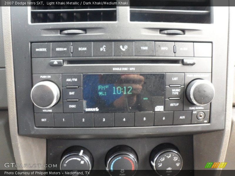 Light Khaki Metallic / Dark Khaki/Medium Khaki 2007 Dodge Nitro SXT