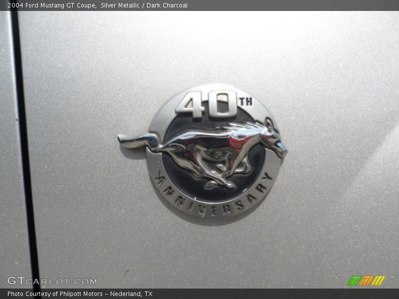 Silver Metallic / Dark Charcoal 2004 Ford Mustang GT Coupe
