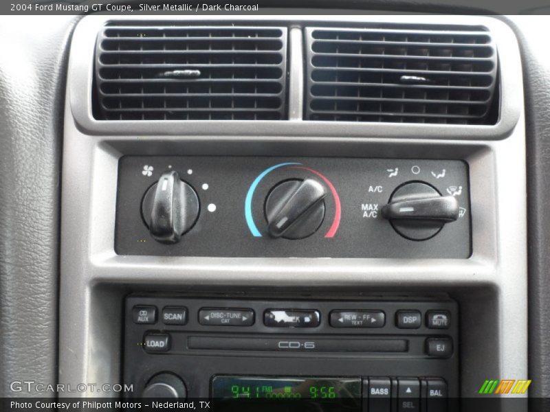 Silver Metallic / Dark Charcoal 2004 Ford Mustang GT Coupe