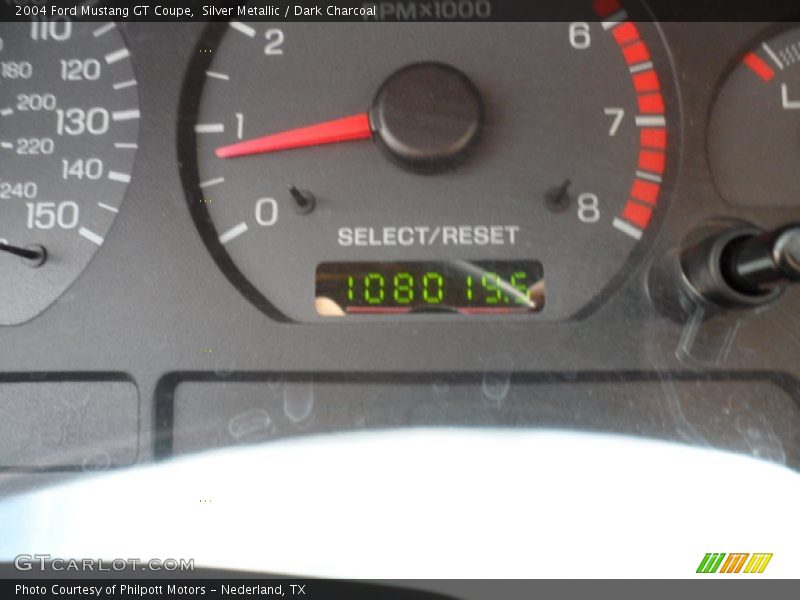 Silver Metallic / Dark Charcoal 2004 Ford Mustang GT Coupe