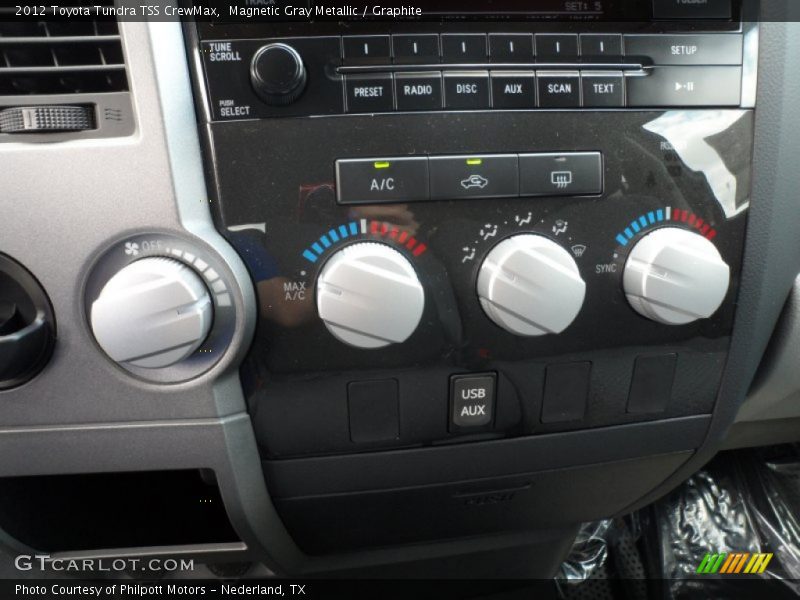 Controls of 2012 Tundra TSS CrewMax