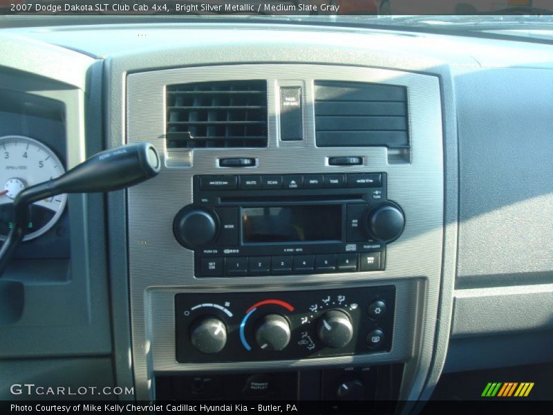 Controls of 2007 Dakota SLT Club Cab 4x4