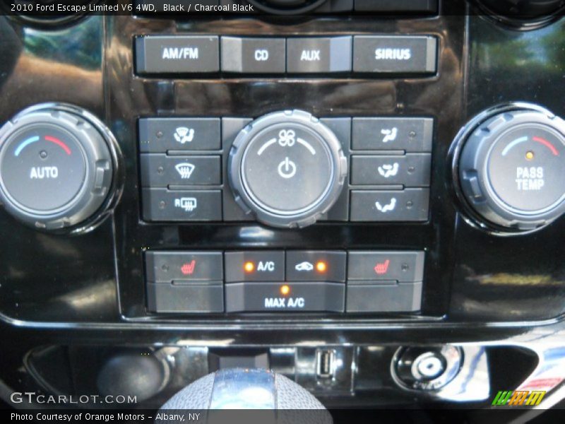 Black / Charcoal Black 2010 Ford Escape Limited V6 4WD