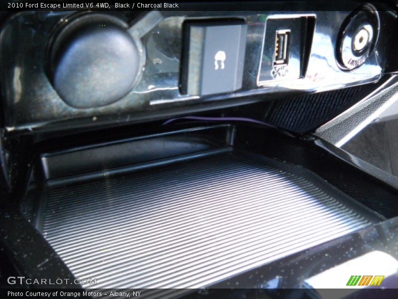 Black / Charcoal Black 2010 Ford Escape Limited V6 4WD