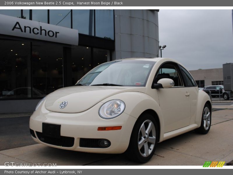 Harvest Moon Beige / Black 2006 Volkswagen New Beetle 2.5 Coupe