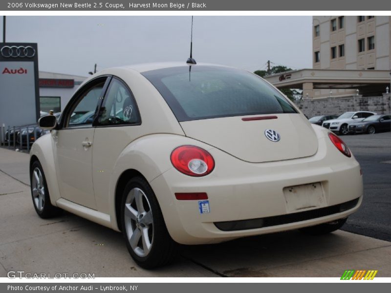 Harvest Moon Beige / Black 2006 Volkswagen New Beetle 2.5 Coupe
