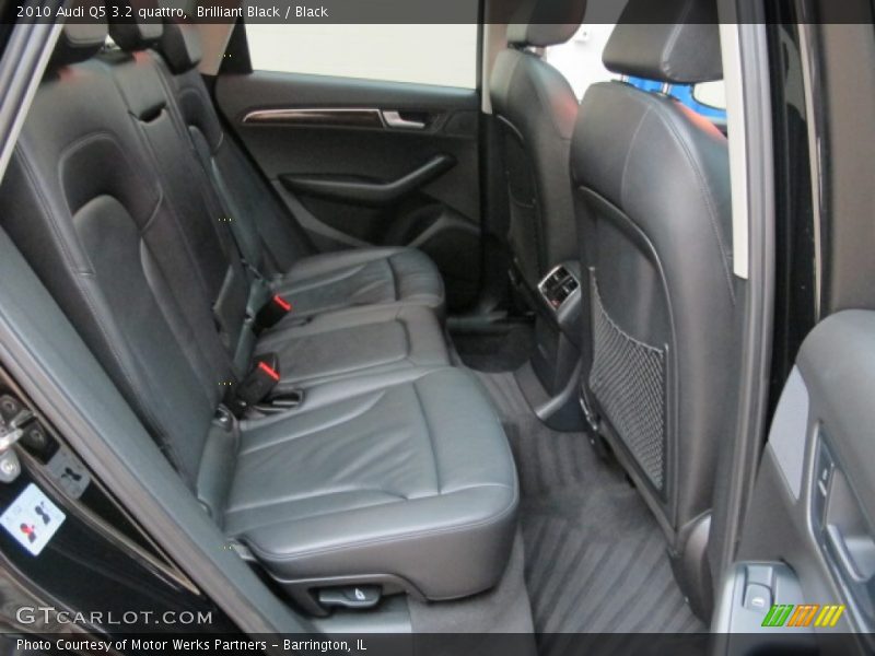 Brilliant Black / Black 2010 Audi Q5 3.2 quattro