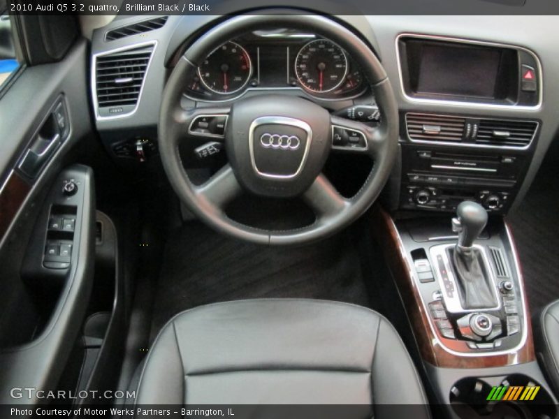 Brilliant Black / Black 2010 Audi Q5 3.2 quattro