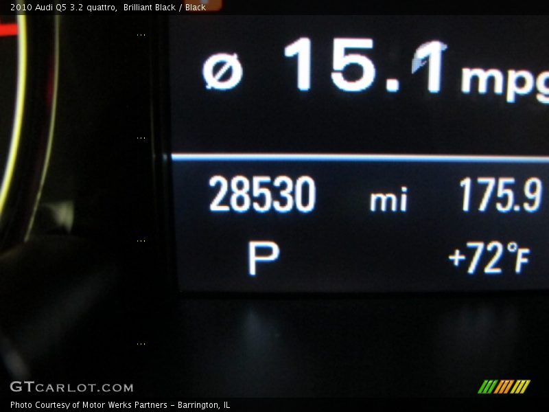 Brilliant Black / Black 2010 Audi Q5 3.2 quattro