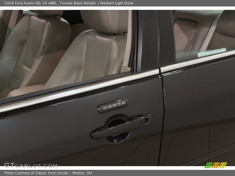 Tuxedo Black Metallic / Medium Light Stone 2009 Ford Fusion SEL V6 AWD